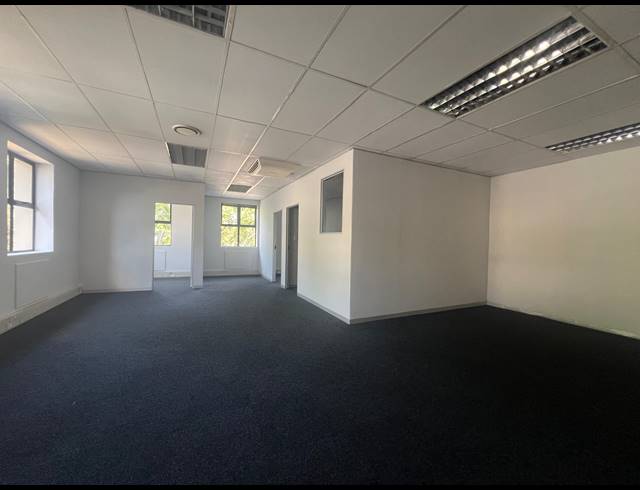 224M² OFFICE TO LET IN MEYERSDAL